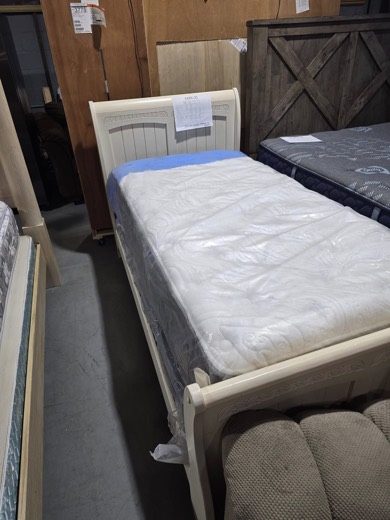 Twin sleigh bed with new mattress